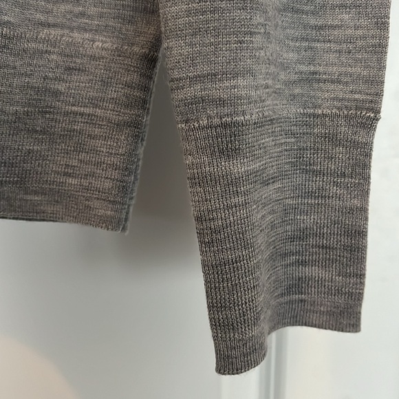 Gap size XL gray 100% Merino Wool sweater, never worn - Picture 5 of 5